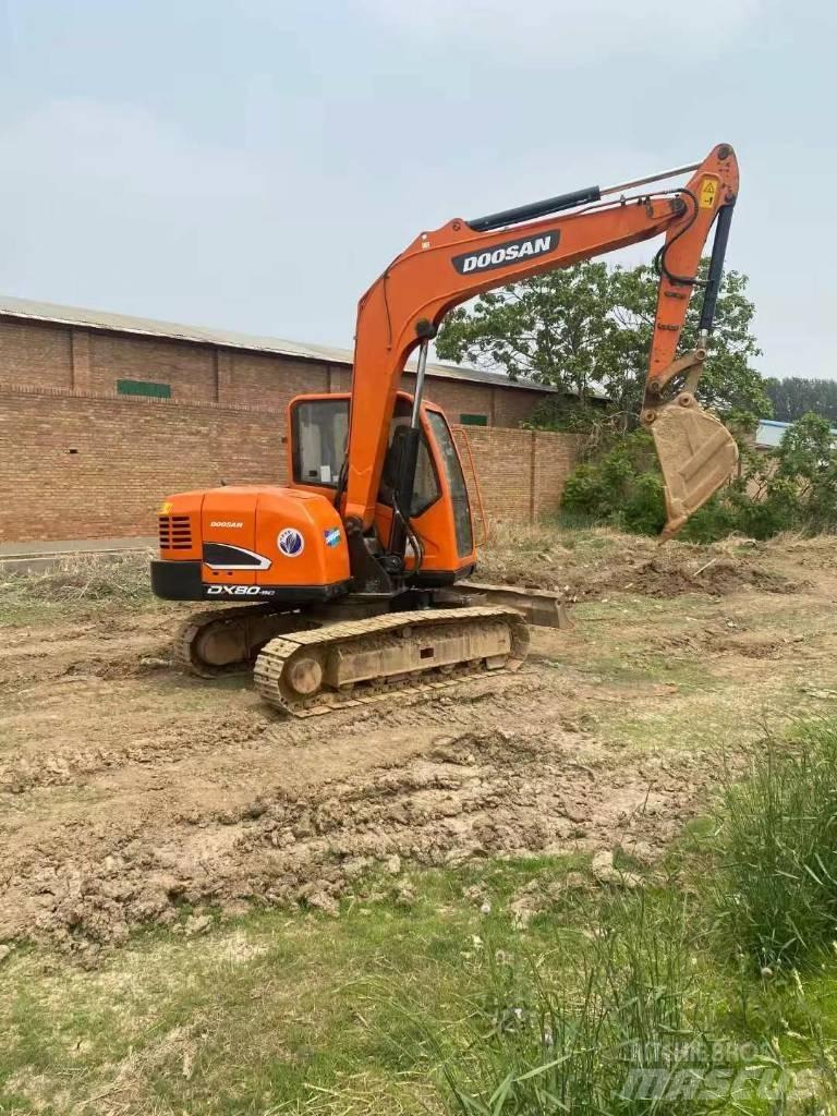 Doosan DX 80 Kāpurķēžu ekskavatori