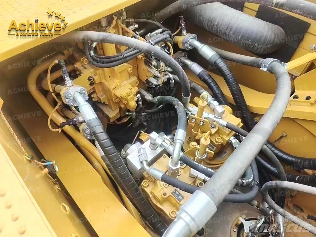 CAT 352 Kāpurķēžu ekskavatori