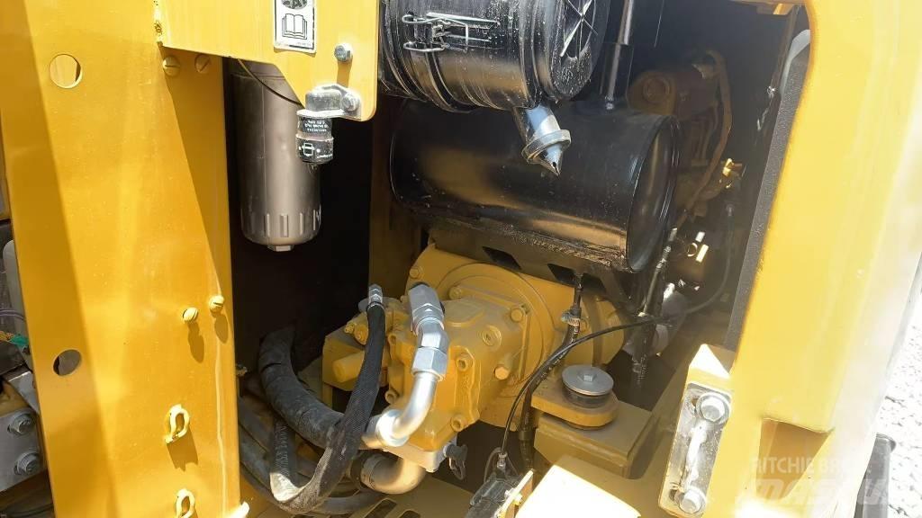 CAT 306E2 Kāpurķēžu ekskavatori