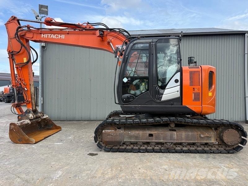 Hitachi ZX 135 US-5B Kāpurķēžu ekskavatori