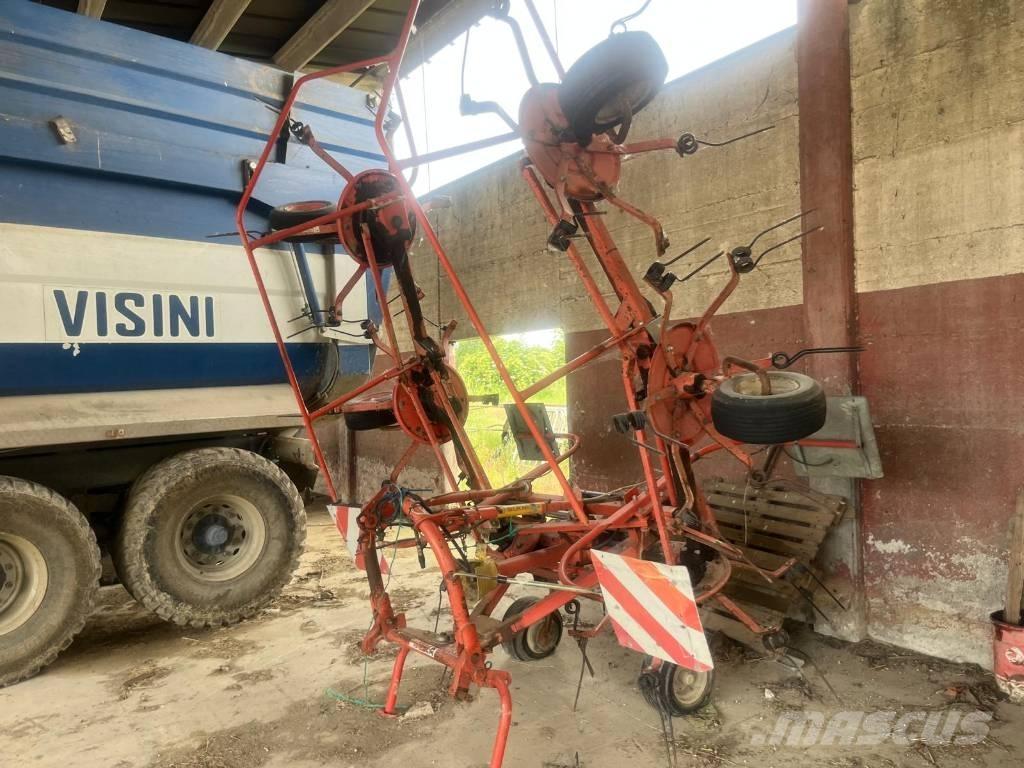 Lely TH 680 Grābekļi un siena ārdītāji
