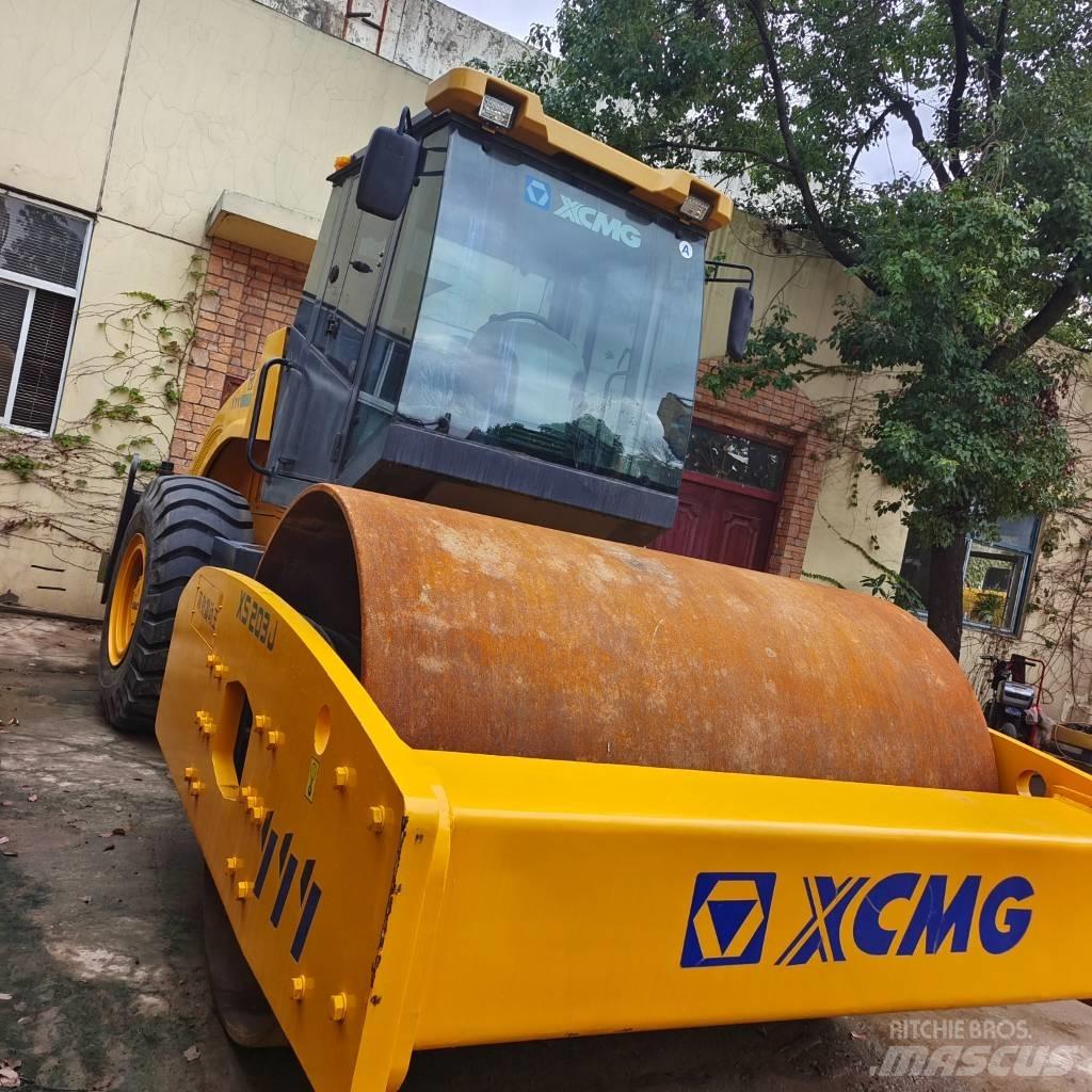 XCMG XS223J Vienvalča grunts veltņi