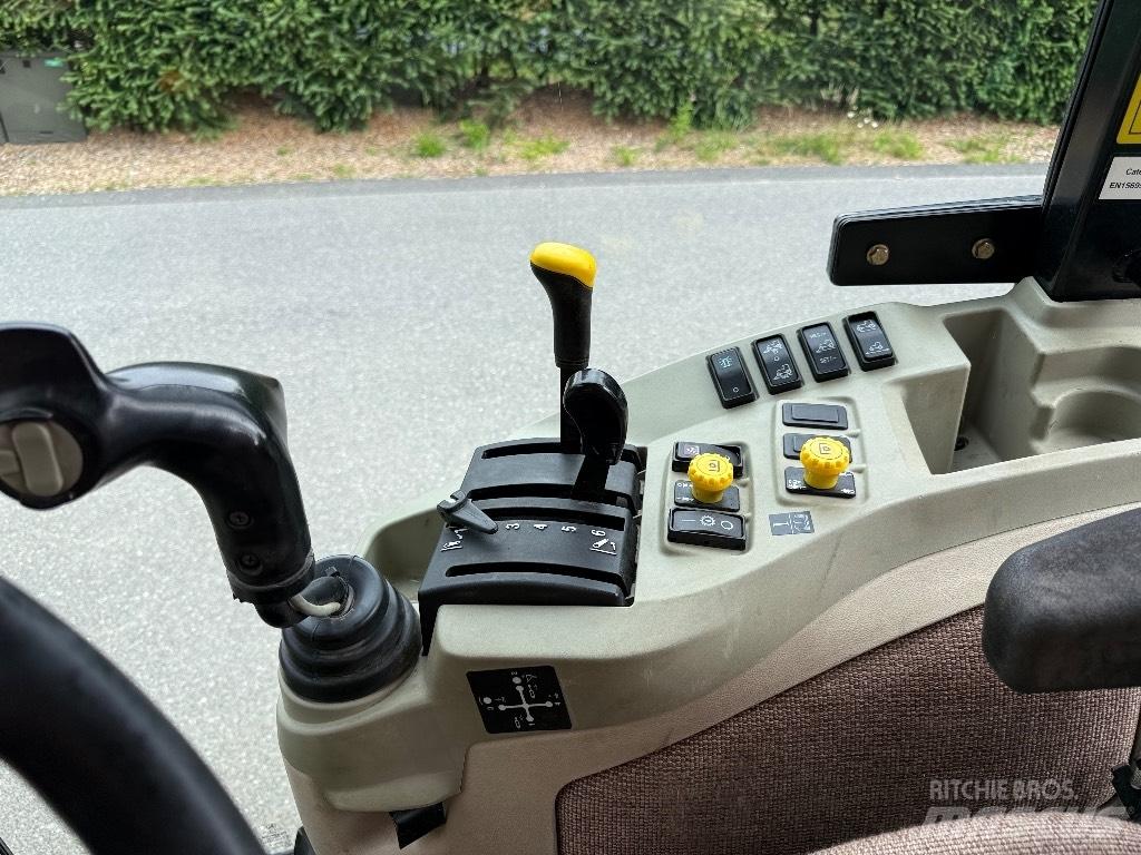 John Deere 3720 Kompaktie traktori