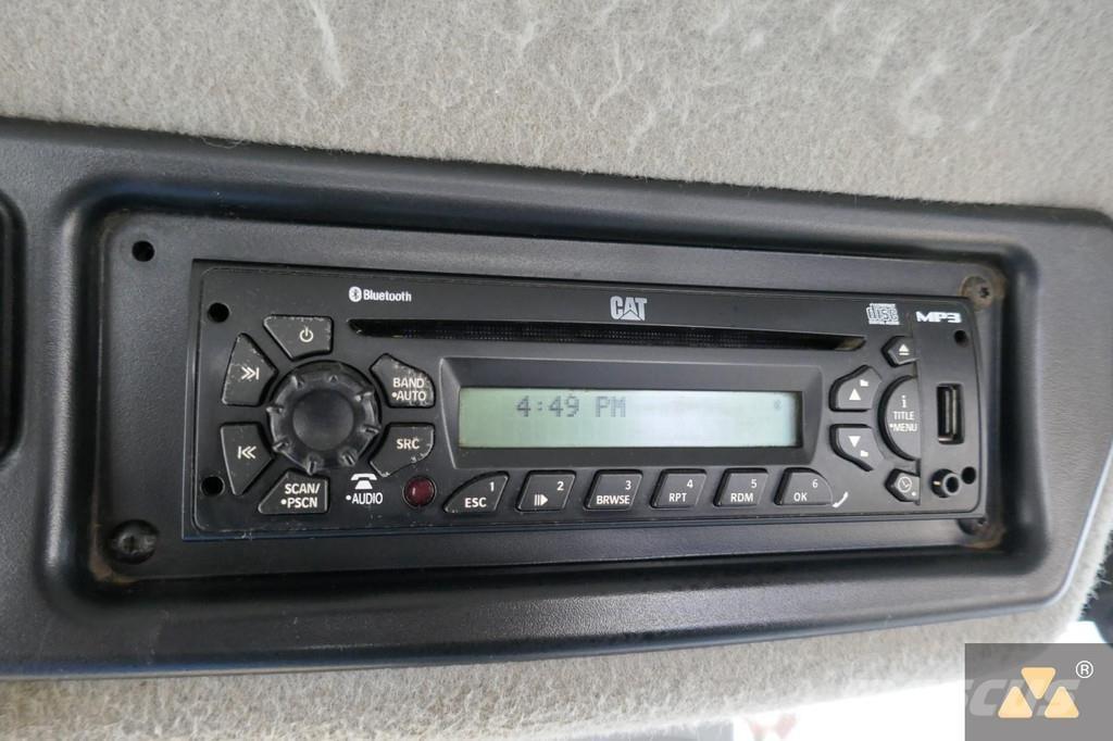 CAT 966K Iekrāvēji uz riteņiem