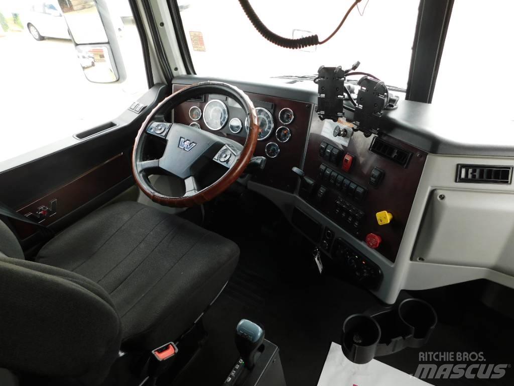 Western Star 5700 XE Vilcēji