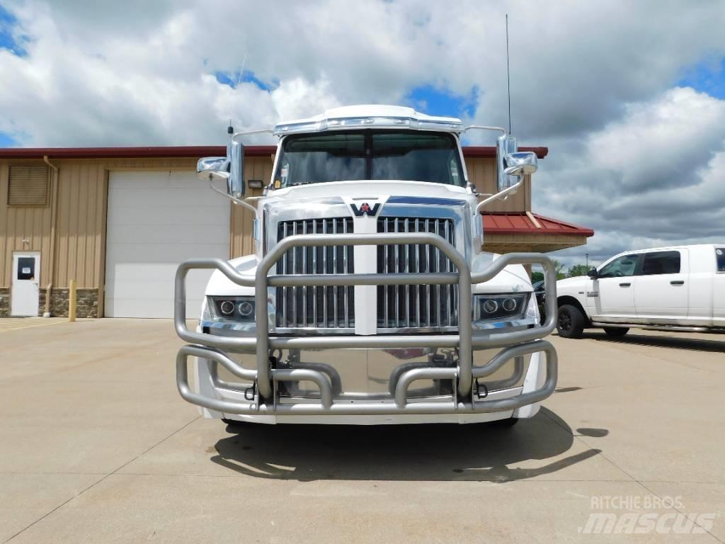 Western Star 5700 XE Vilcēji