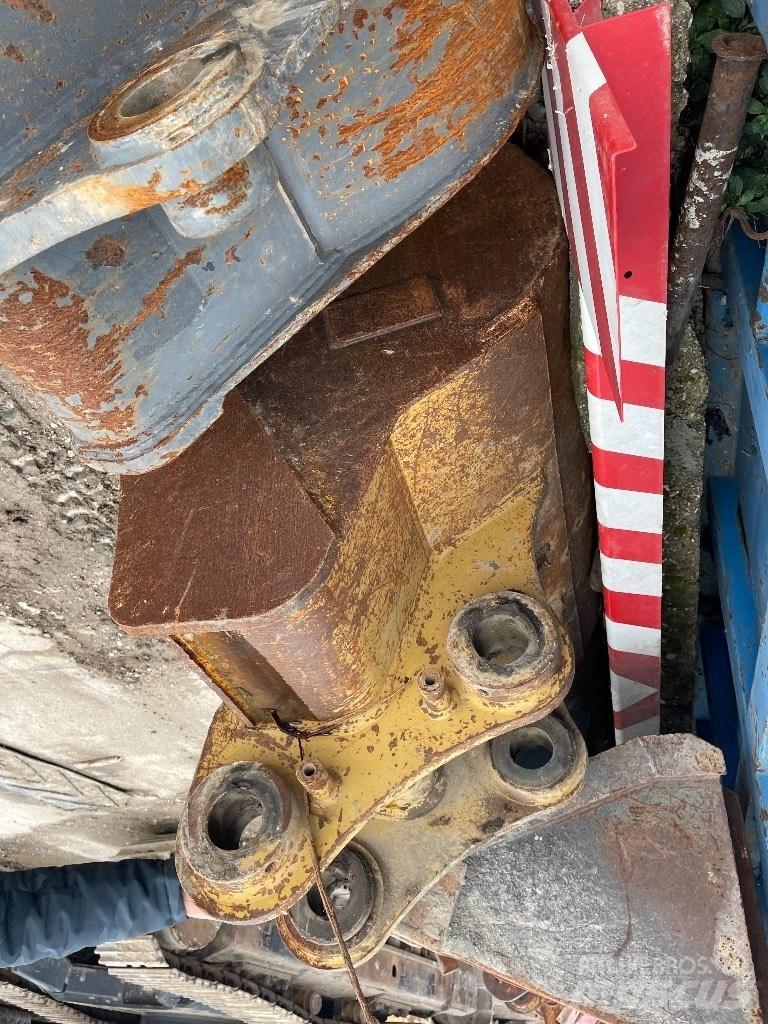 CAT 323 D Kāpurķēžu ekskavatori
