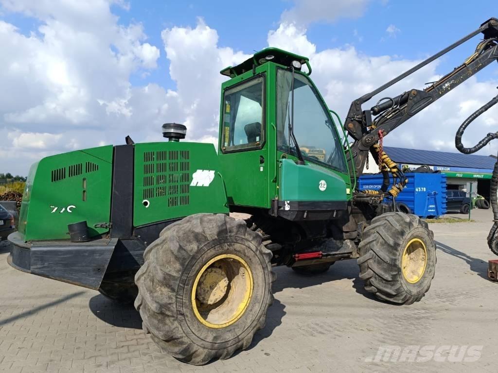John Deere 770 D Harvesteri