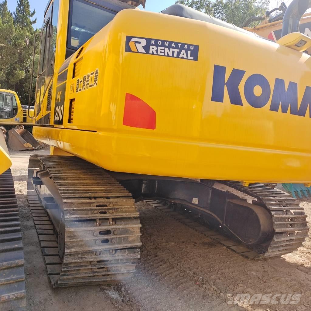 Komatsu PC 200 Kāpurķēžu ekskavatori