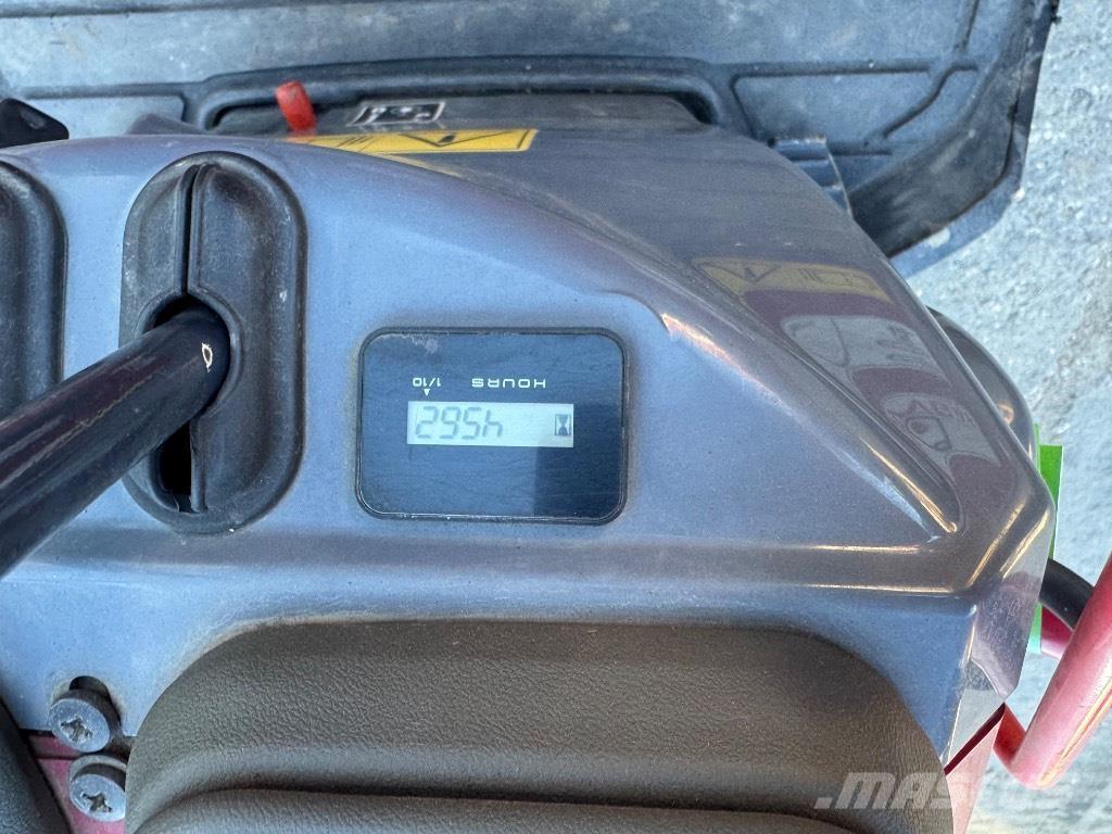 Yanmar SV08 (1E935) Mini ekskavatori < 7 t