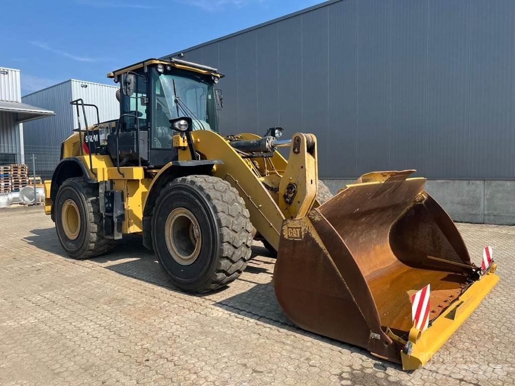 CAT 950M Iekrāvēji uz riteņiem