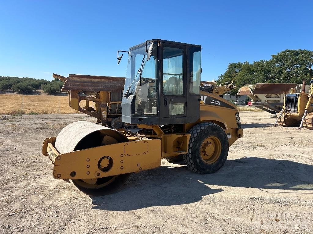 CAT CS 433 E Divvalču grunts veltņi