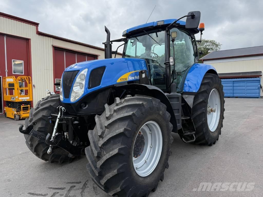 New Holland T7030 Traktori