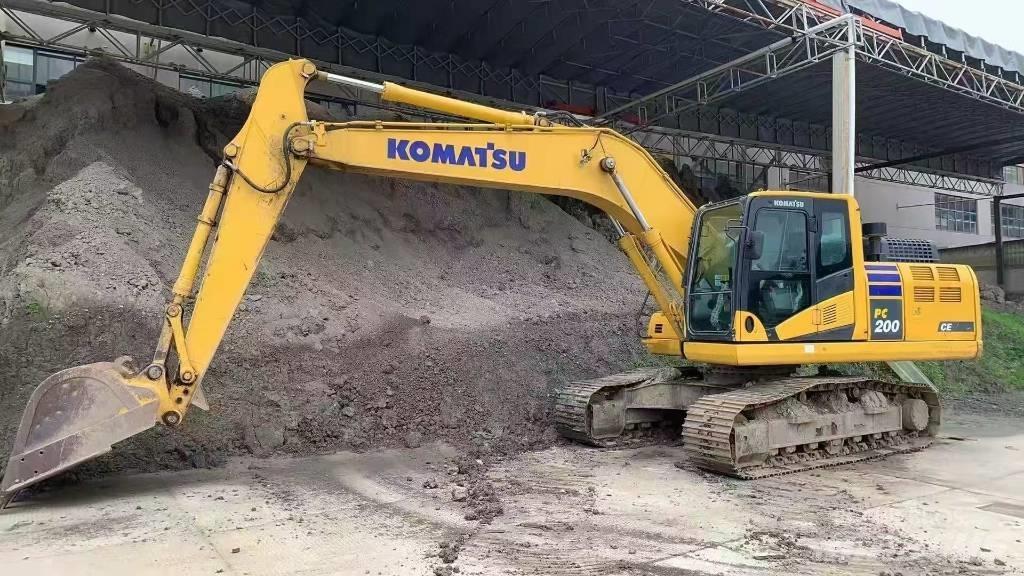 Komatsu PC 200-11 Kāpurķēžu ekskavatori