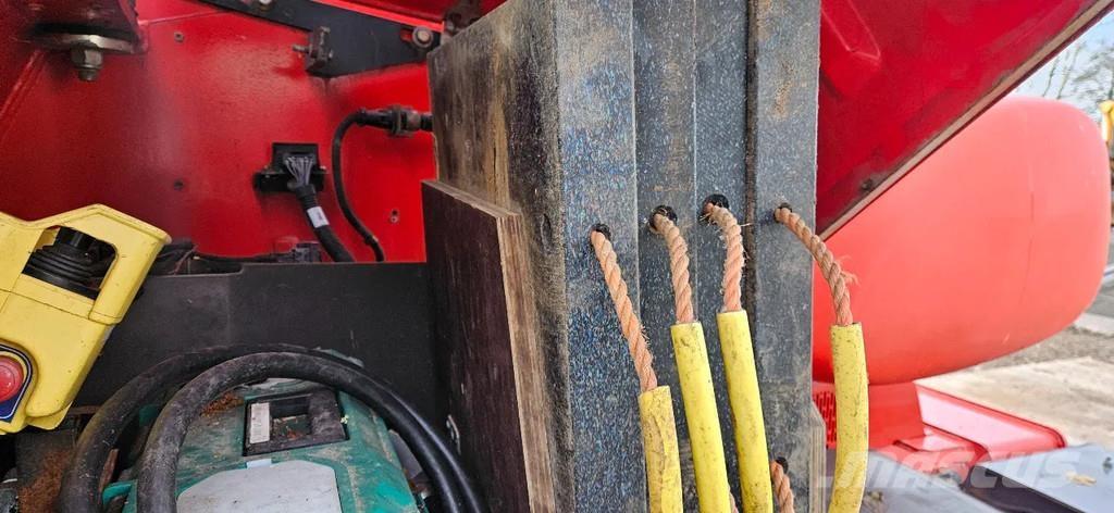 Manitou MRT 1432 Teleskopiskie manipulatori