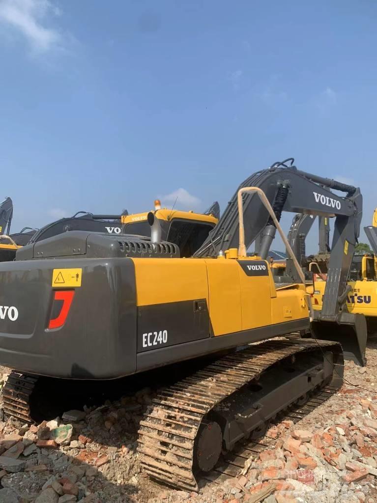Volvo EC 240 Kāpurķēžu ekskavatori