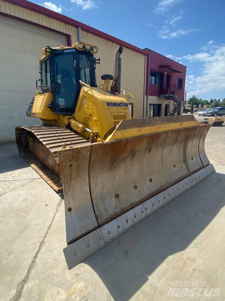 Komatsu D61PX24 Kāpurķēžu buldozeri