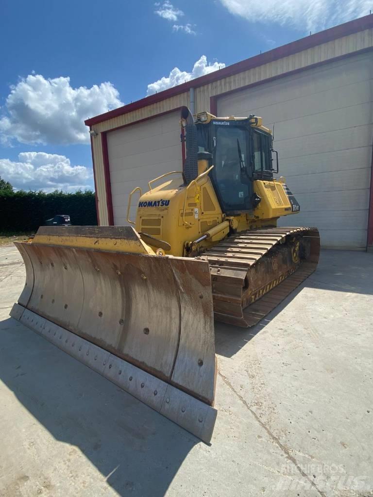 Komatsu D61PX24 Kāpurķēžu buldozeri