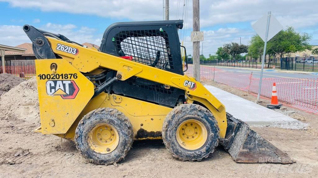 CAT 262D3 Lietoti riteņu kompaktiekrāvēji