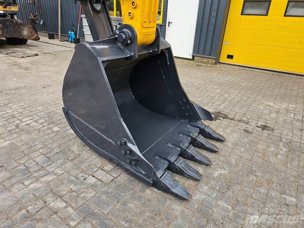 LiuGong CLG 922E Kāpurķēžu ekskavatori