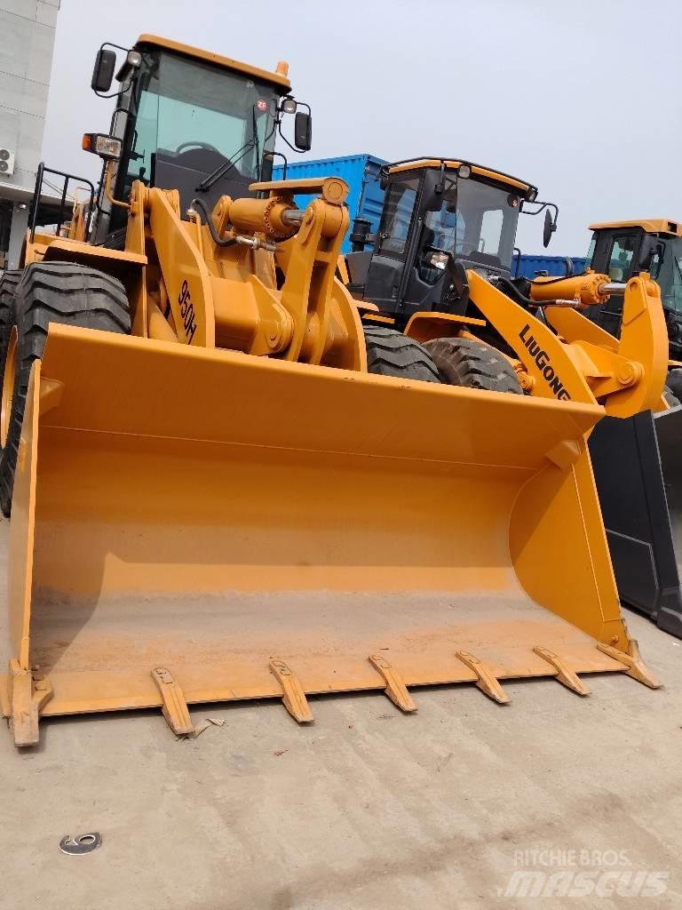 CAT 950H Iekrāvēji uz riteņiem