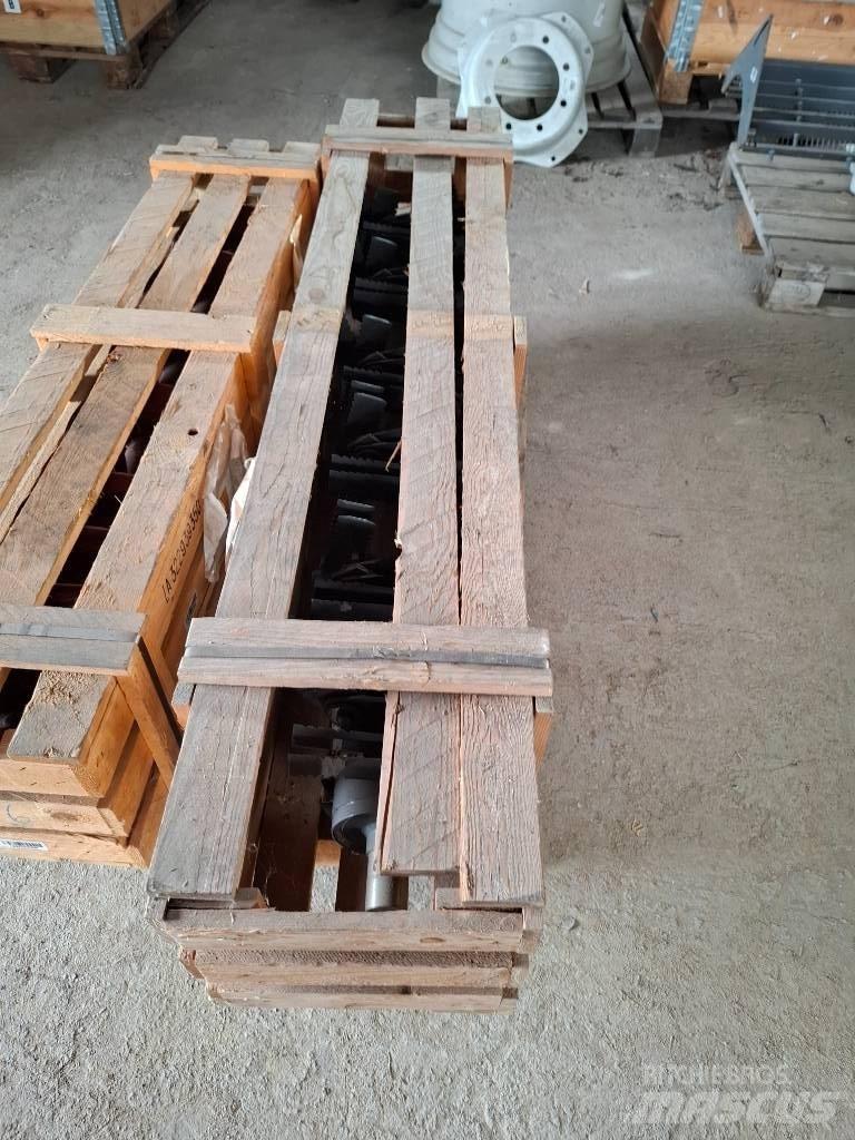 Fenet 5275 C Sliedes, ķēdes un šasija