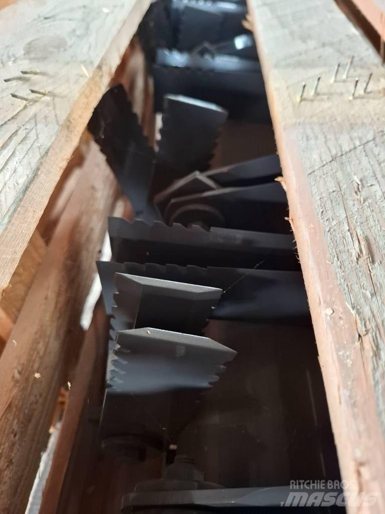 Fenet 5275 C Sliedes, ķēdes un šasija