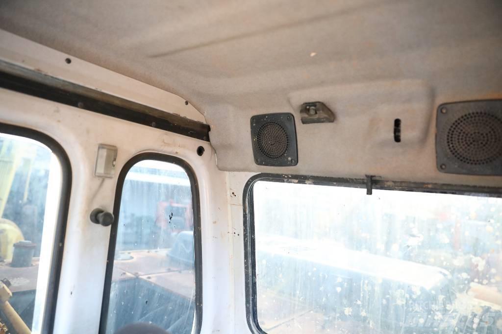 Sumitomo SH200-3 Kāpurķēžu ekskavatori
