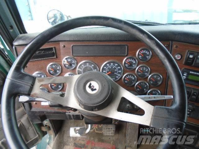 Western Star 4900 SA Pašizgāzējs