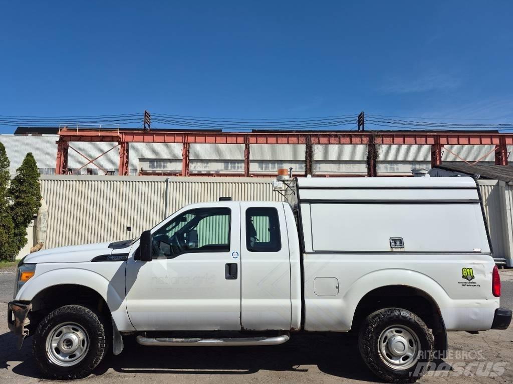 Ford F 250 Vieglais kravas automobilis/izkraušana no sāniem