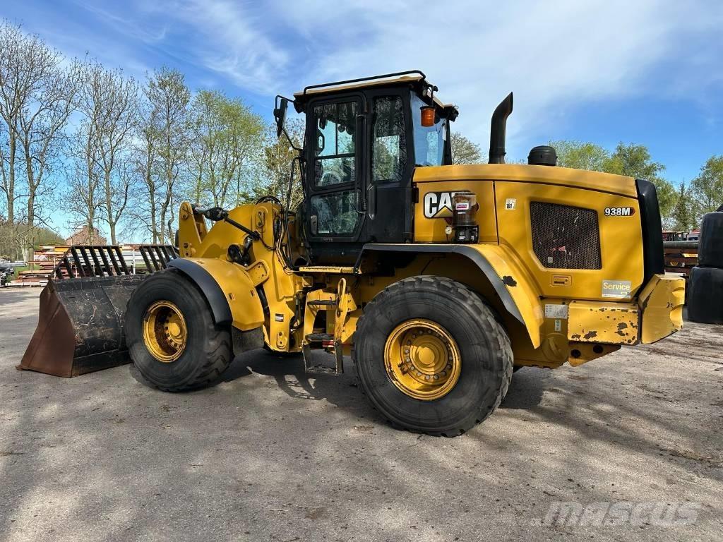 CAT 938M Iekrāvēji uz riteņiem