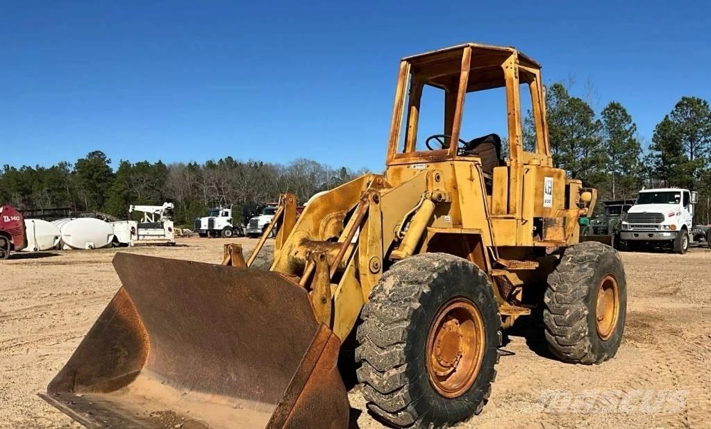 CAT 930 Iekrāvēji uz riteņiem