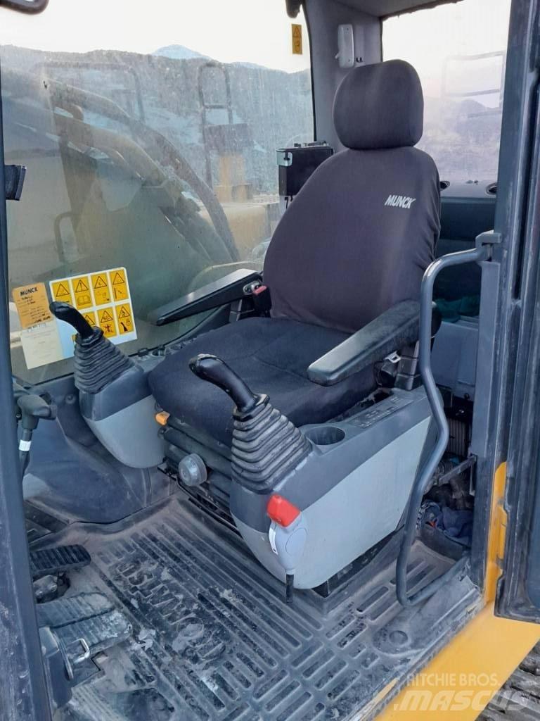 Komatsu PC390LC-8 Kāpurķēžu ekskavatori