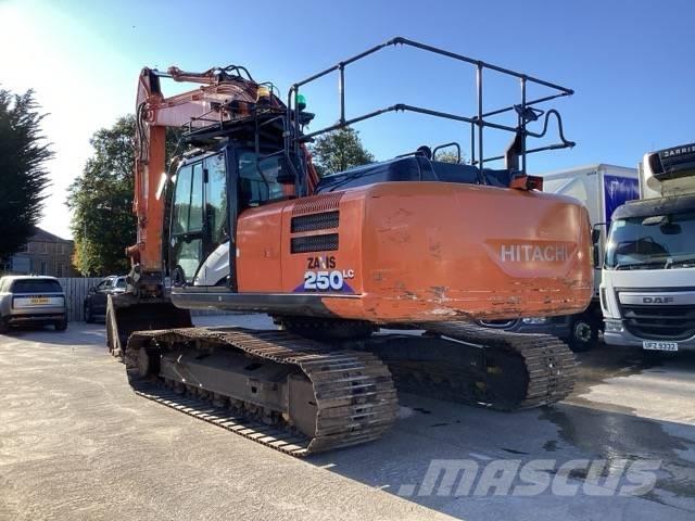 Hitachi ZX 210 LC-6 Kāpurķēžu ekskavatori