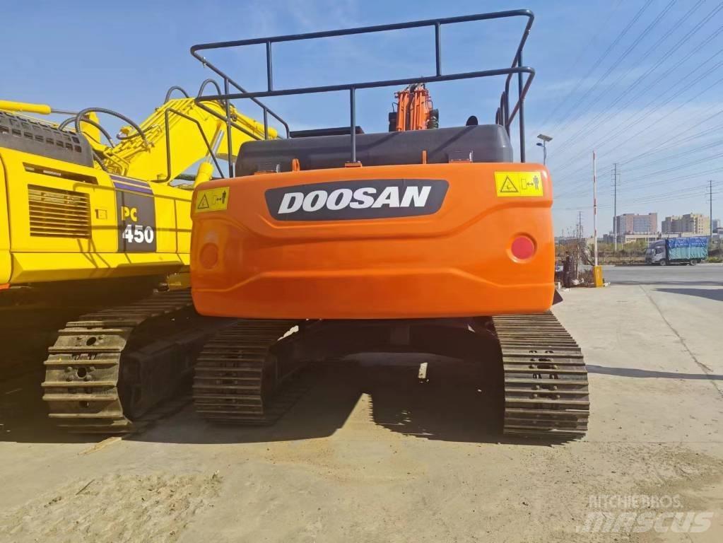 Doosan DX 300 Kāpurķēžu ekskavatori
