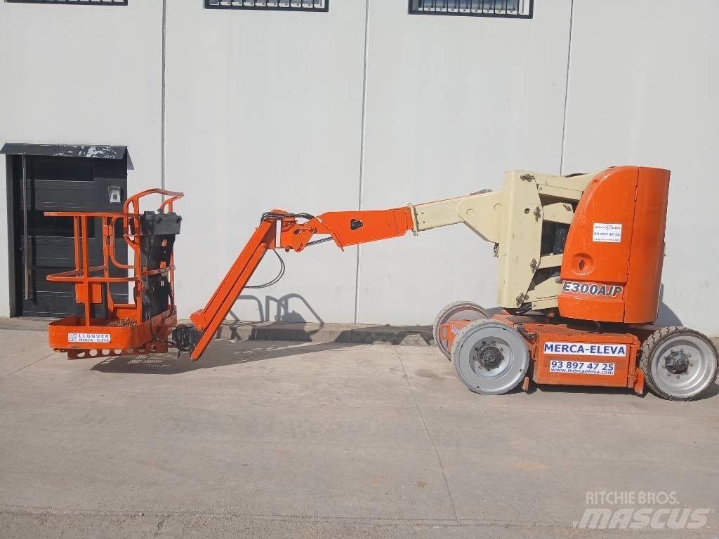 JLG E 300 AJ Strēles pacēlāji