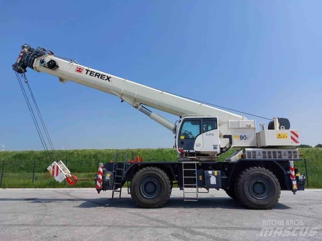 Terex RT 90 Celtņi nelīdzenām virsmām