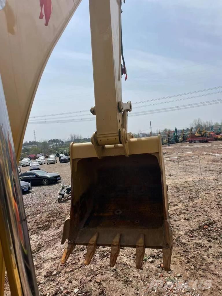 CAT 320D Kāpurķēžu ekskavatori