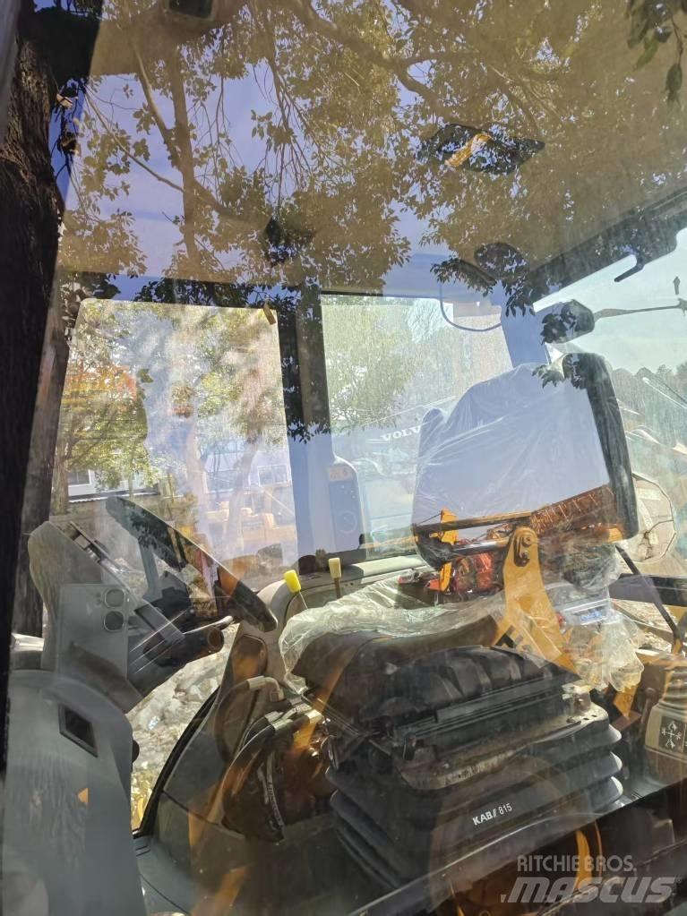 JCB 4 CX Ekskavatori-iekrāvēji