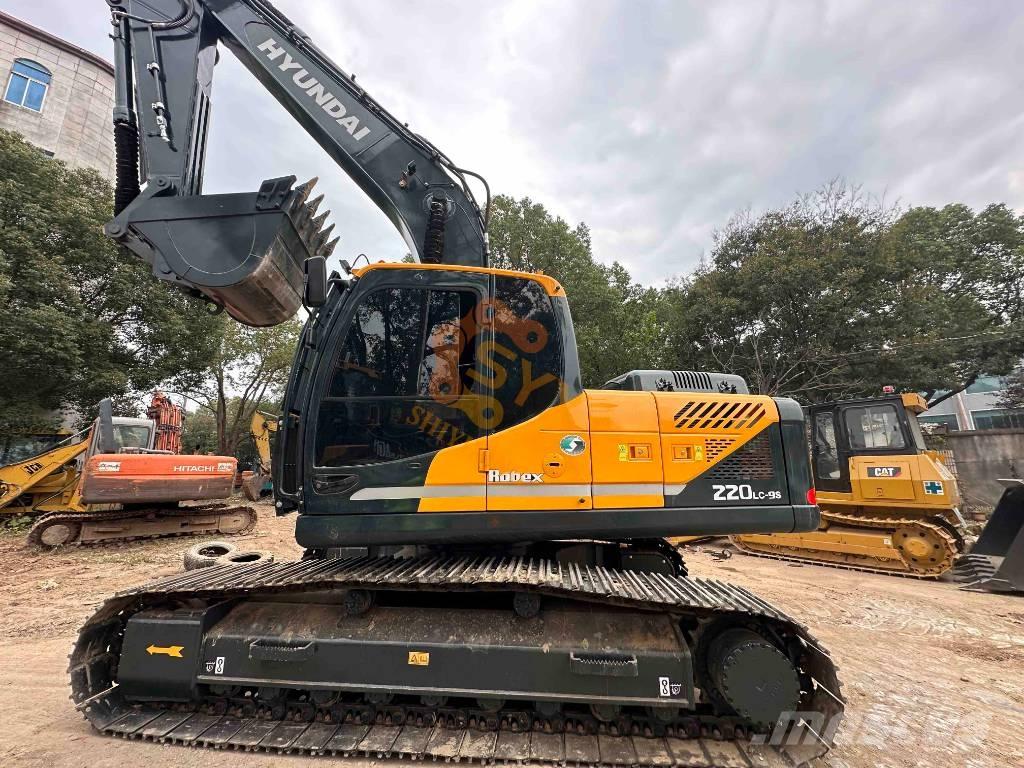 Hyundai Robex 220-9S Kāpurķēžu ekskavatori