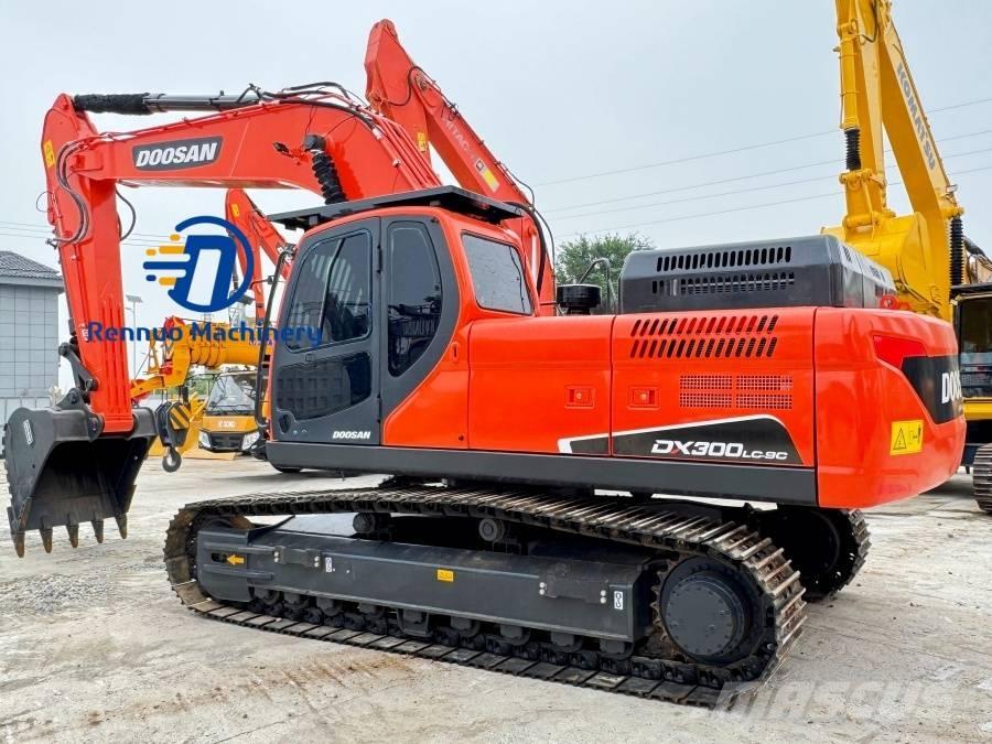 Doosan DX 300LC-9C Kāpurķēžu ekskavatori