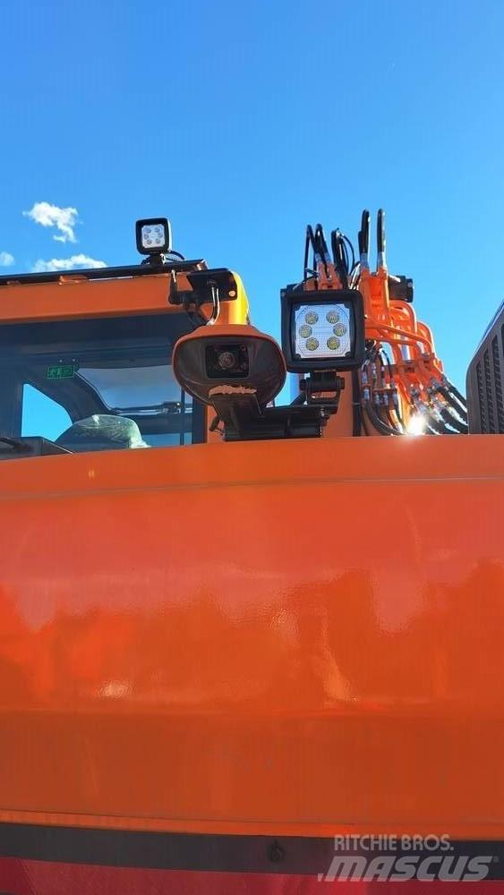 Develon DX 140 LCR-7 Kāpurķēžu ekskavatori
