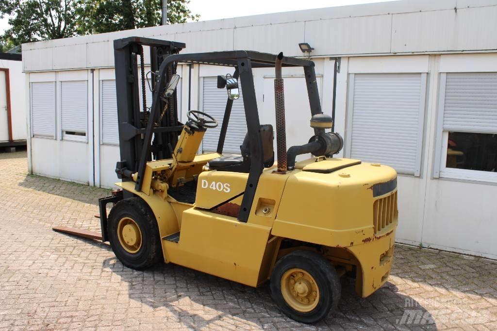 Daewoo D 40 S Tehnika ar dīzeļa dzinēju