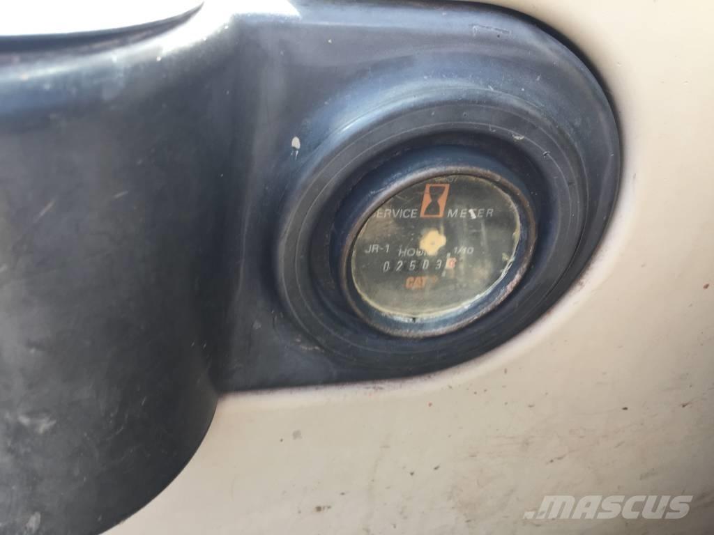 CAT 320 C Kāpurķēžu ekskavatori