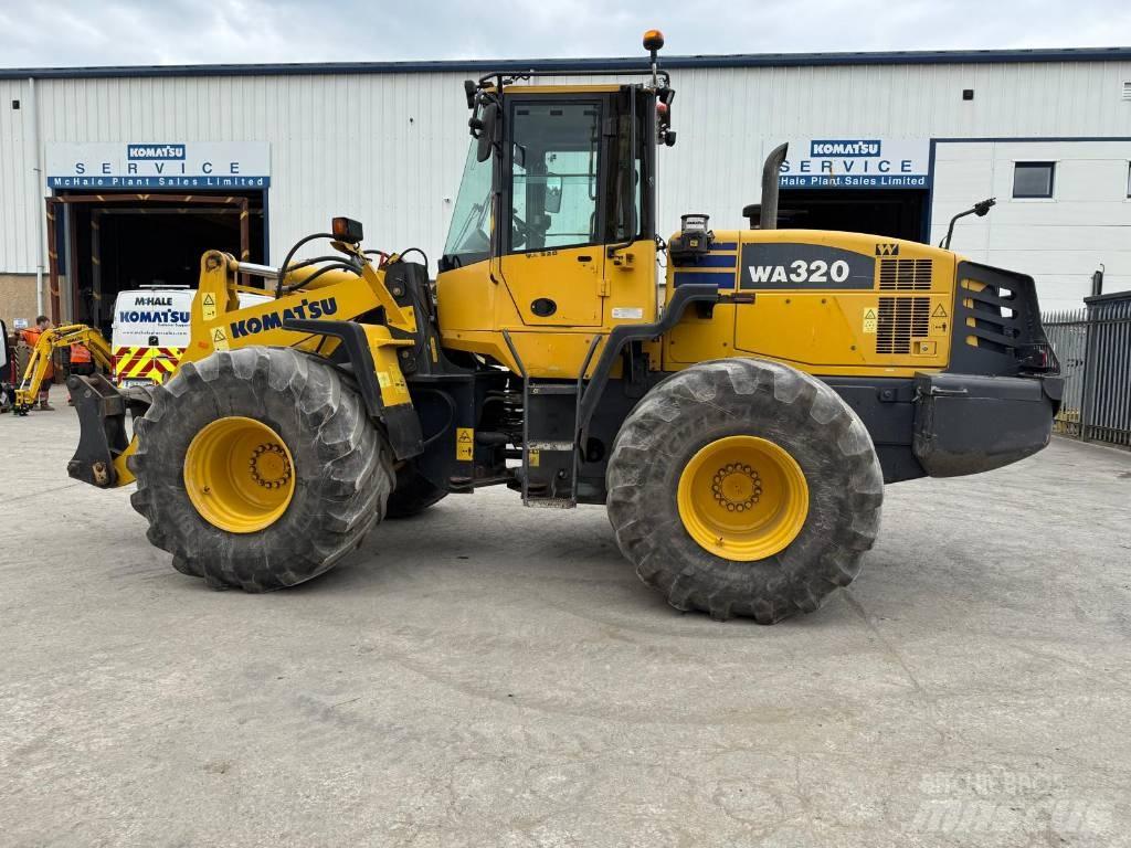 Komatsu WA320-5 Iekrāvēji uz riteņiem