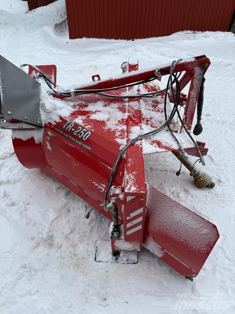 Varila Steel TR 250 Sniega metēji
