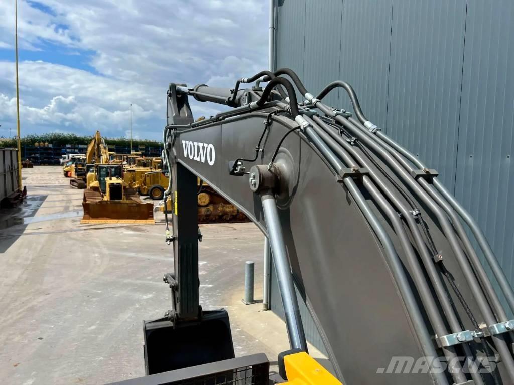 Volvo EC210 Kāpurķēžu ekskavatori