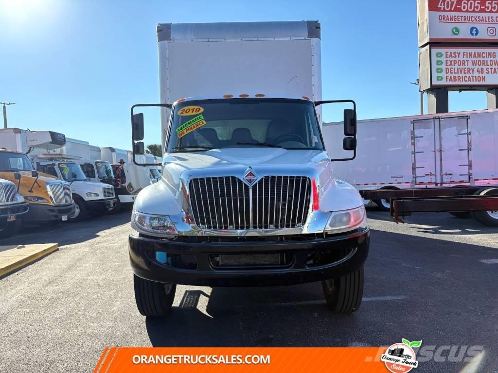 International 4300 Furgons