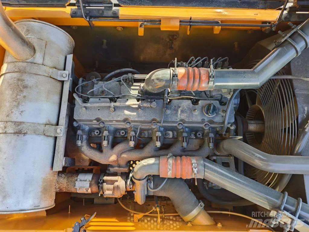 Hyundai 330LC-9S Kāpurķēžu ekskavatori