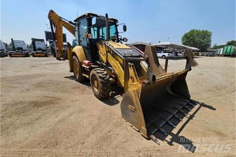 CAT 426F2 TLB Ekskavatori-iekrāvēji
